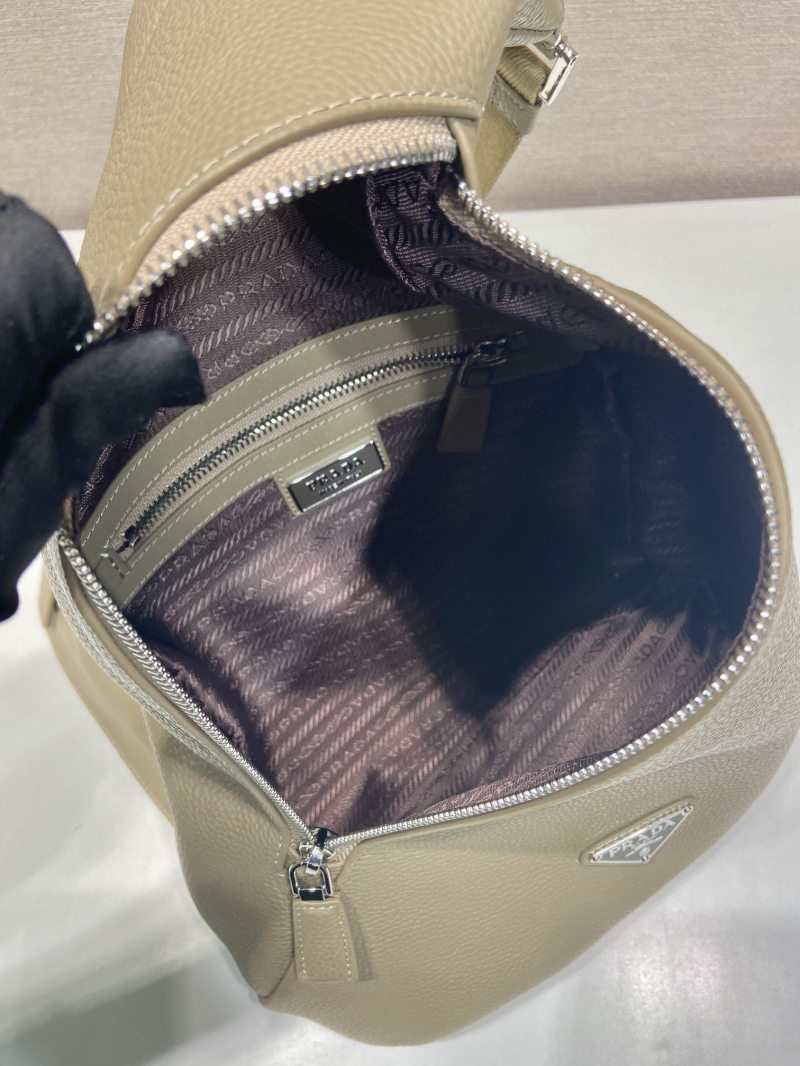 Pra*a waist chest packs